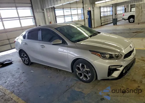 2021 Kia Forte Fe из США, поврежденный, VIN 3KPF24AD3ME352371